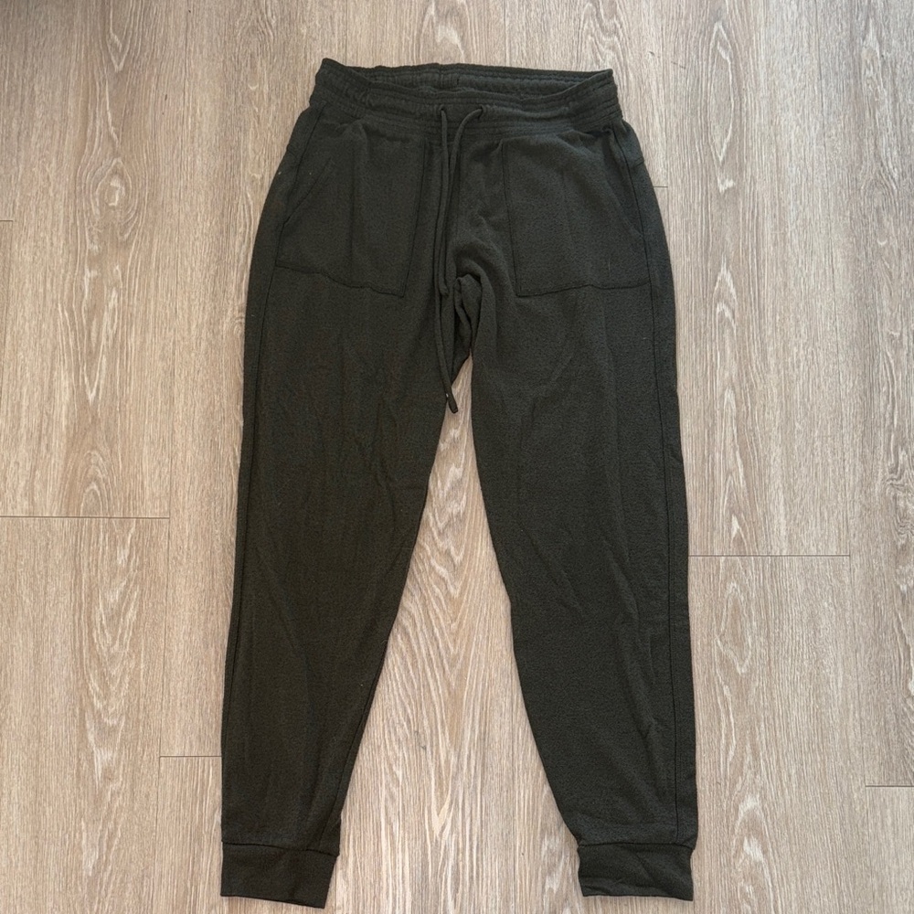ALO Yoga Dark Joggers